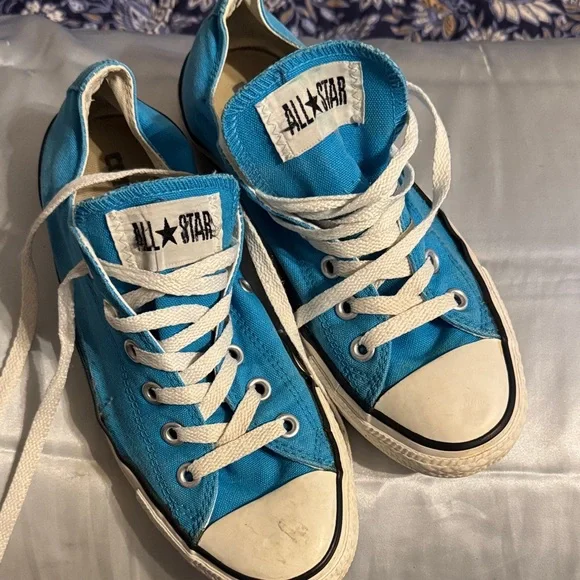 Ladies Converse Blue Sneakers - Picture 1 of 1